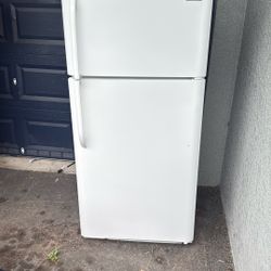 Frigidaire Fridge