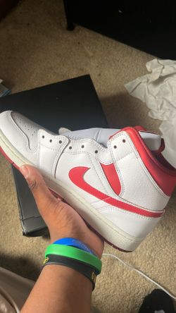 Air Jordan 1 Mid Se- need them gone by today