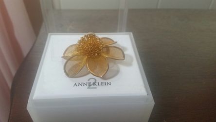 Ann Klein gold tone brooch new