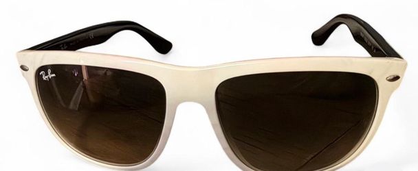 Ray-Ban Wayfarer Sunglasses White Black