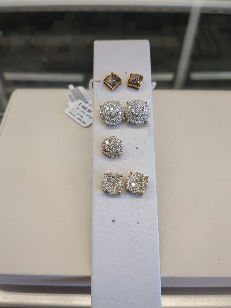 14k 10k Diamond Earrings For Sale Layaway Available 10% Down If You Are Interested Please Ask For Maribel Thank You 