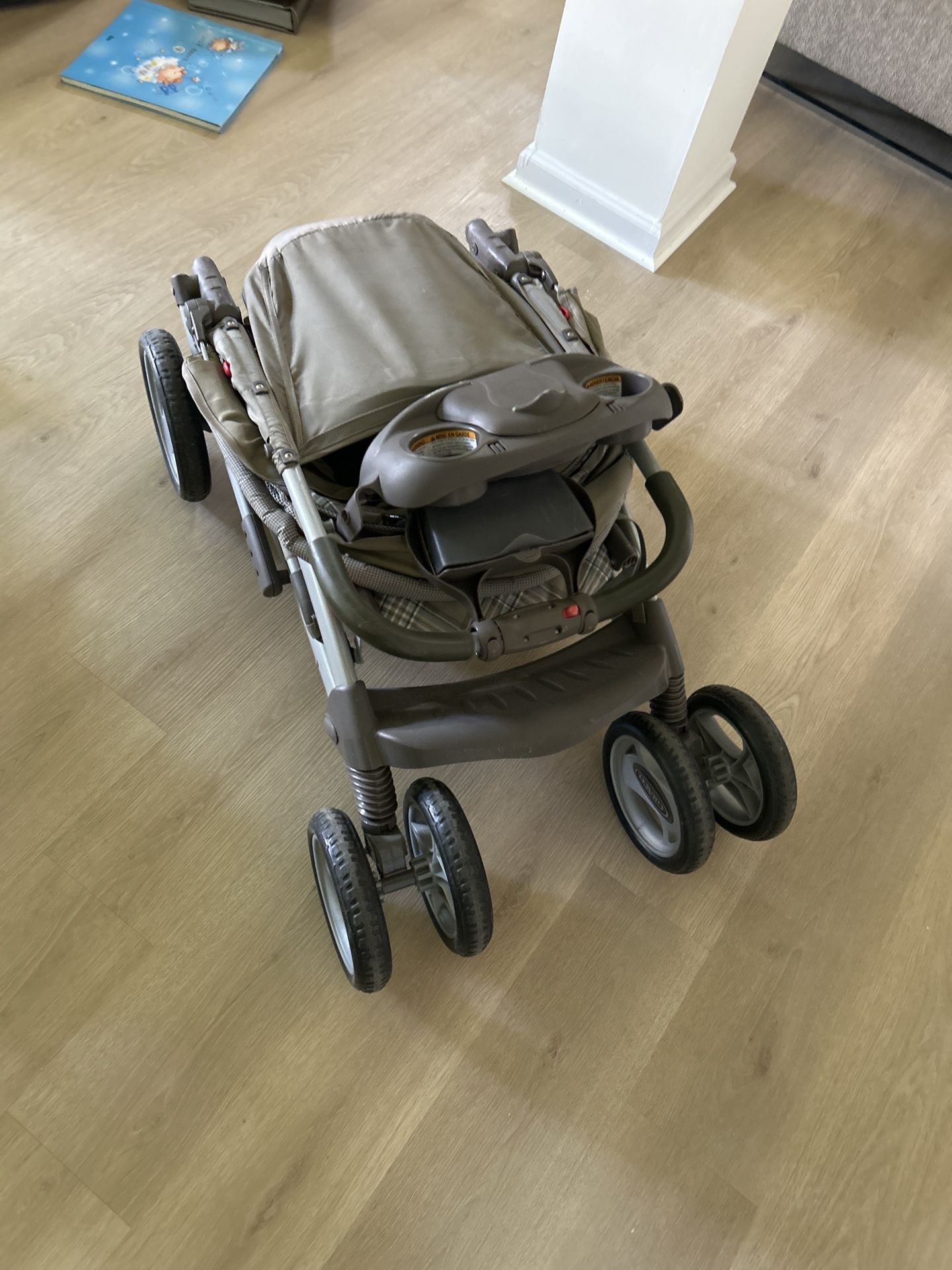 A Full-size Folderable Graco Stroller