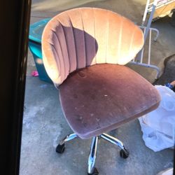 Vanity Chair Need Reupholster 