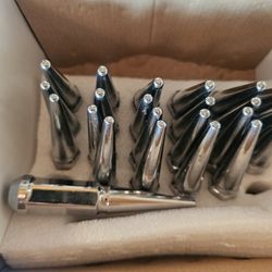 Spiked Lug Nuts 