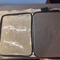 Pin Portfolio Book/Backpack