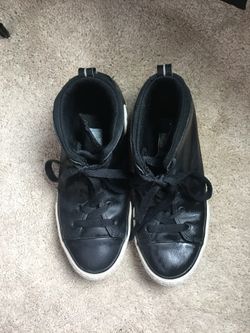 Converse Leather Size 5.5 Boys Youth