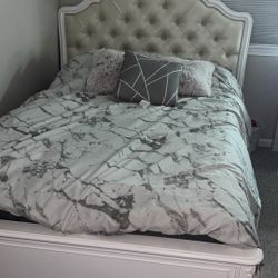 Full size bed