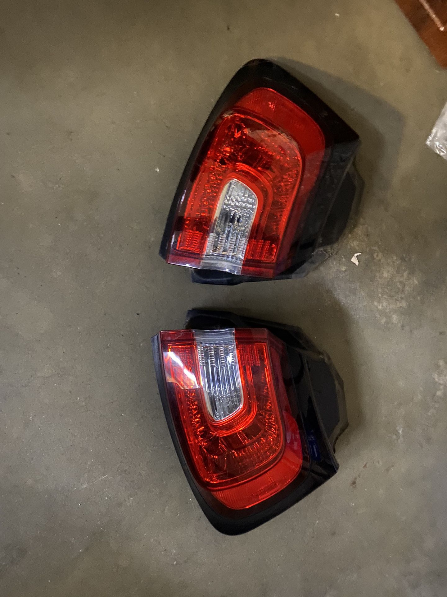 2015 jeep grand cherokee latitude altitude inner tail lights Left And Right And Outer Left And Right Tail Lights