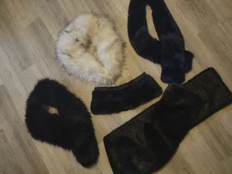 Set of 5 fur wraps. Never used.