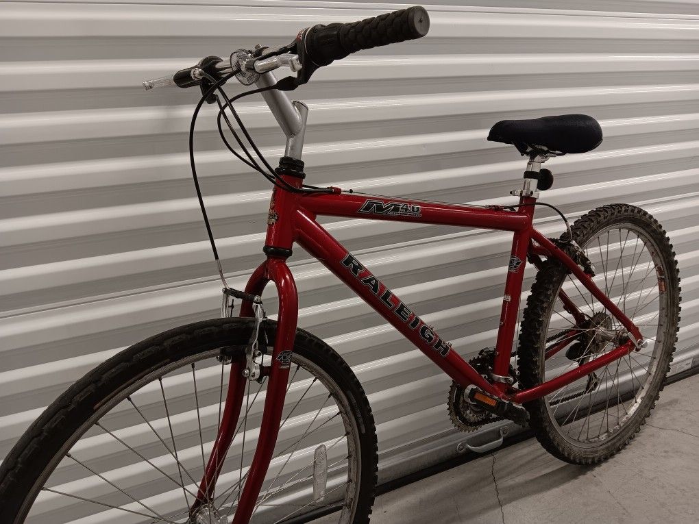 RALEIGH M40 mountain trail bike fits 5 2 to 5 6 for Sale in Portland OR OfferUp