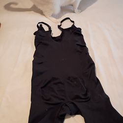 Skims shapewear Sz L