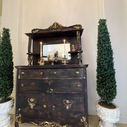 Beautiful Vintage Cabinet 