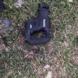 Makita Sawzall With Battery 5.0Ah 18v