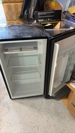 Mini refrigerator