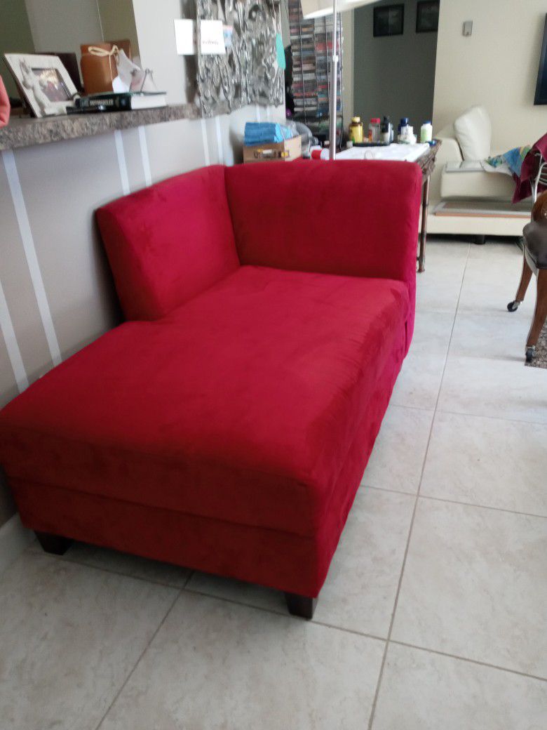 Nice Red Day Couch