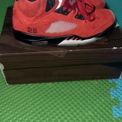 Jordan 5’s Raging Bull’s Size 9.5