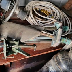 Dual Rudders With Hydraulics and trailing arms.