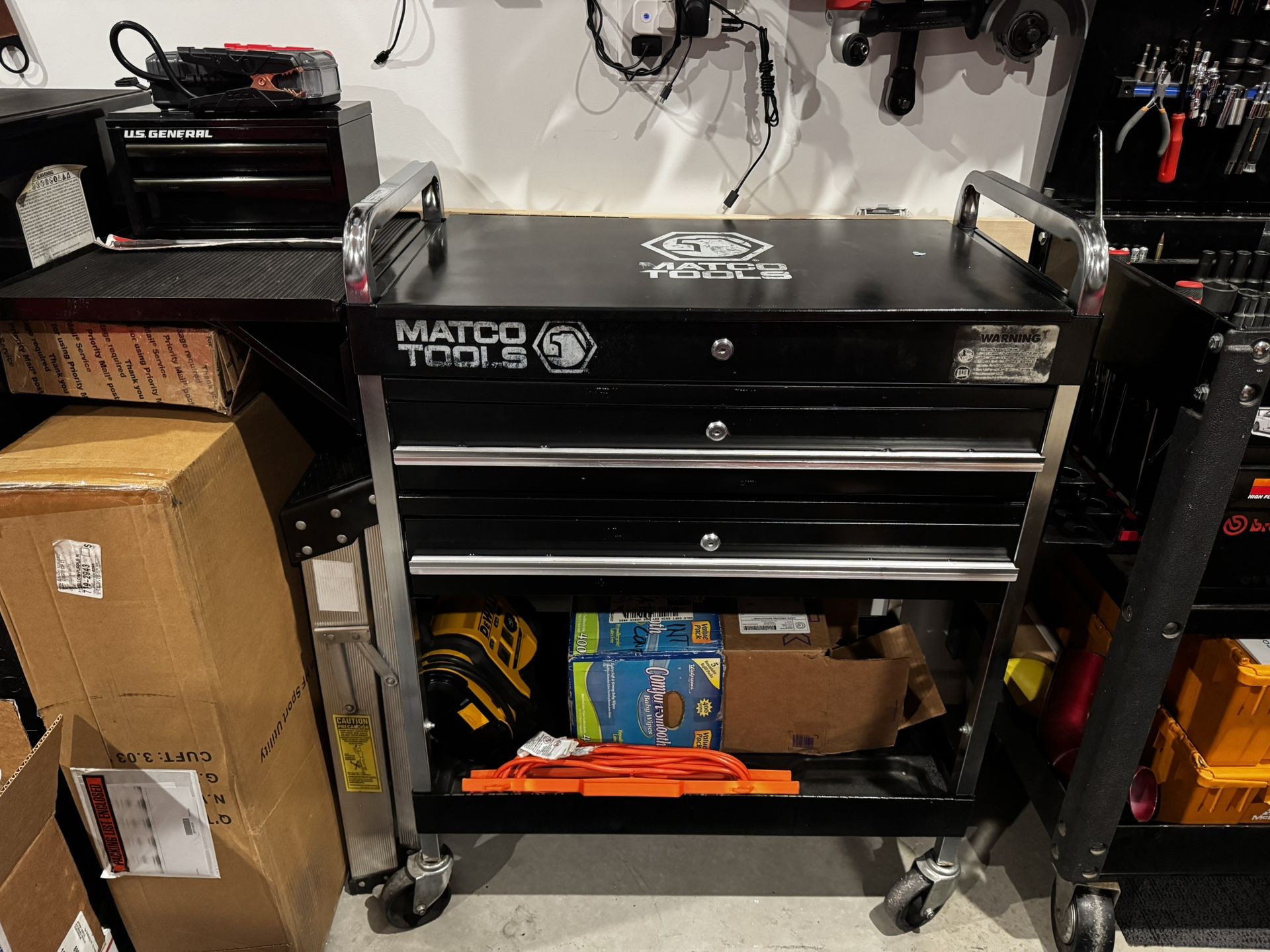 BLACK MATCO tool Cart with 2 Drawers.