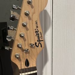 Squier Mini Stratocaster electric Guitar (black )⚠️  read description