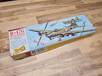 Lindberg B-17G Plane