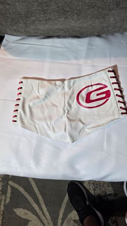 https://offerup.com/redirect/?o=SS5BTQ==.GIA Kyla Shorts Size M