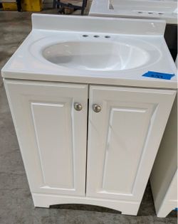 24in Bathroom Vanity with Top