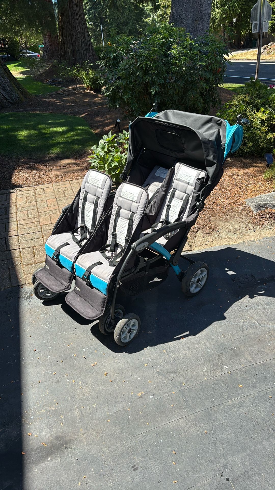 4-Child Baby Stroller —Great Shape, $1