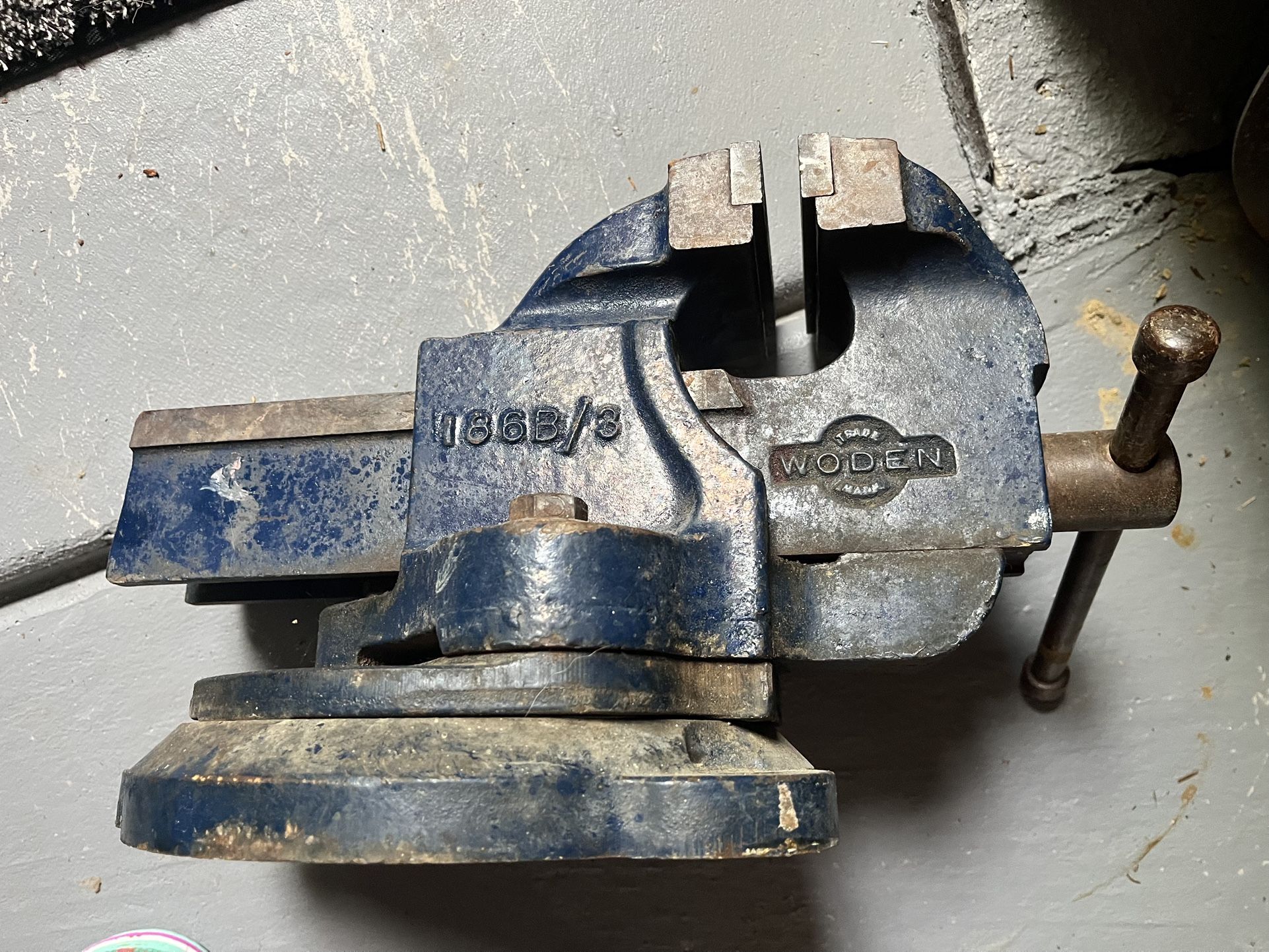 Vintage Woden 186/B Mechanics Vice Vise Cast Iron