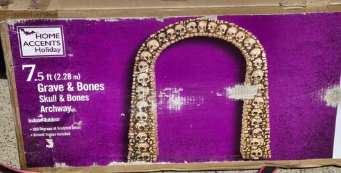 7.5' Grave &Bones Archway