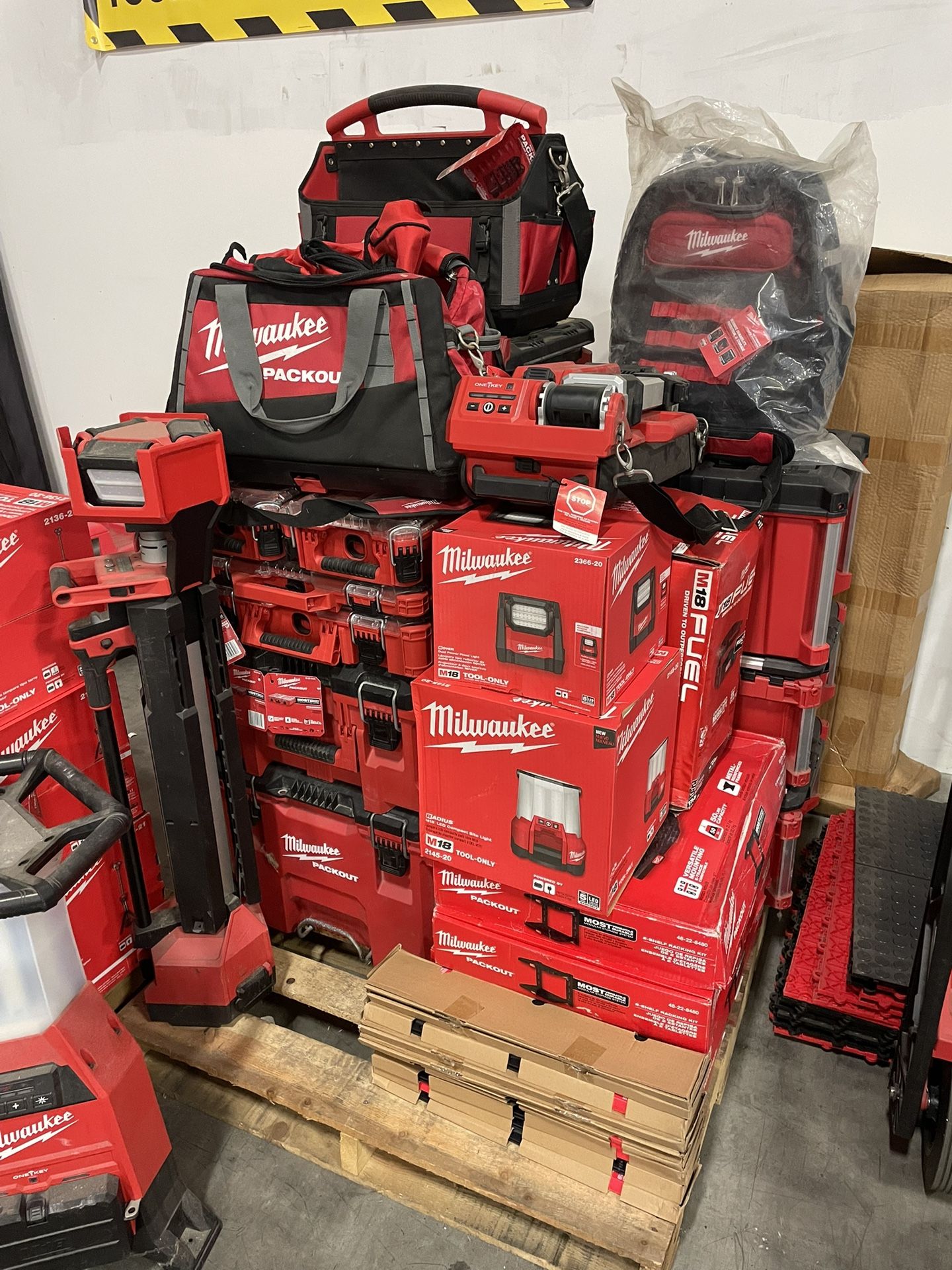 ** Read Description ** Milwaukee Tools,batteries,gloves,hard hats