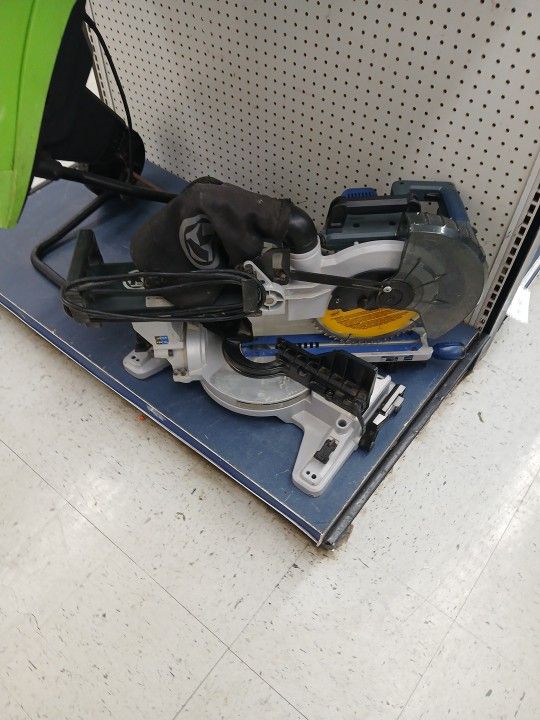 Kobalt Saw