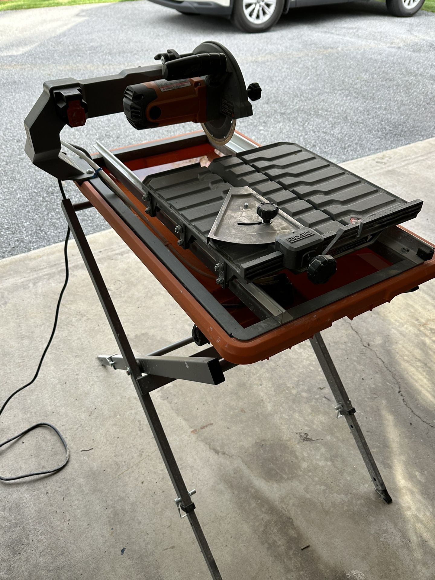Ridgid 7in. Corded Wet Tile Saw With Stand