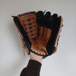 Louisville Slugger Genesis 13" Baseball Glove 1884 Series