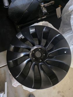 Tesla 235/35/20 rims