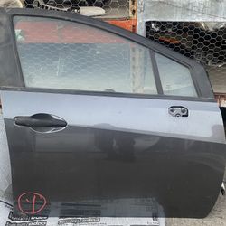 2021 Nissan Versa Right front door