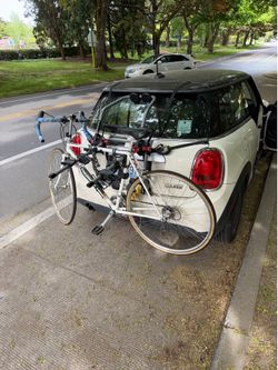 Adjustable bike rack for car hatchback crossover