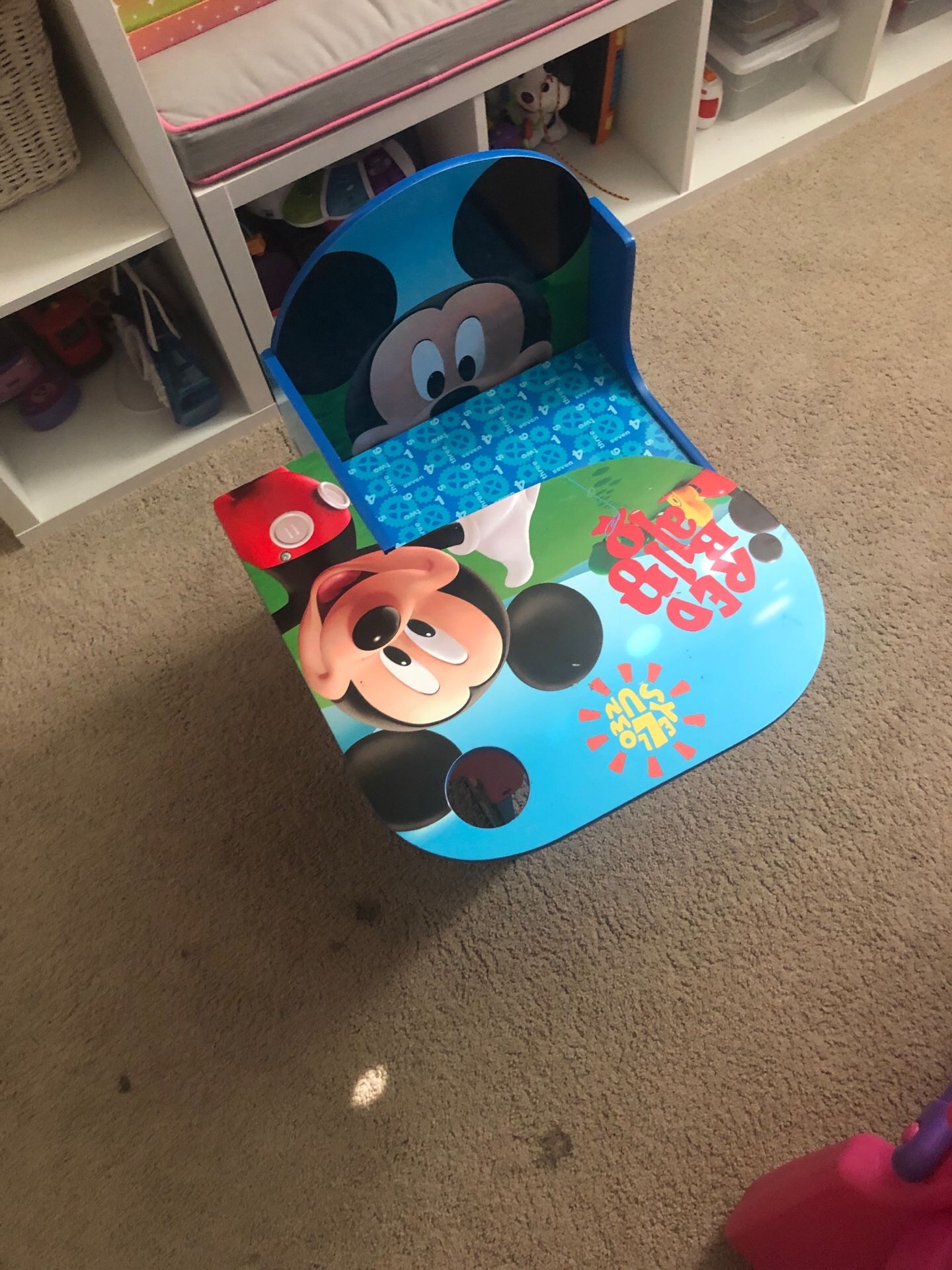 Kids desk