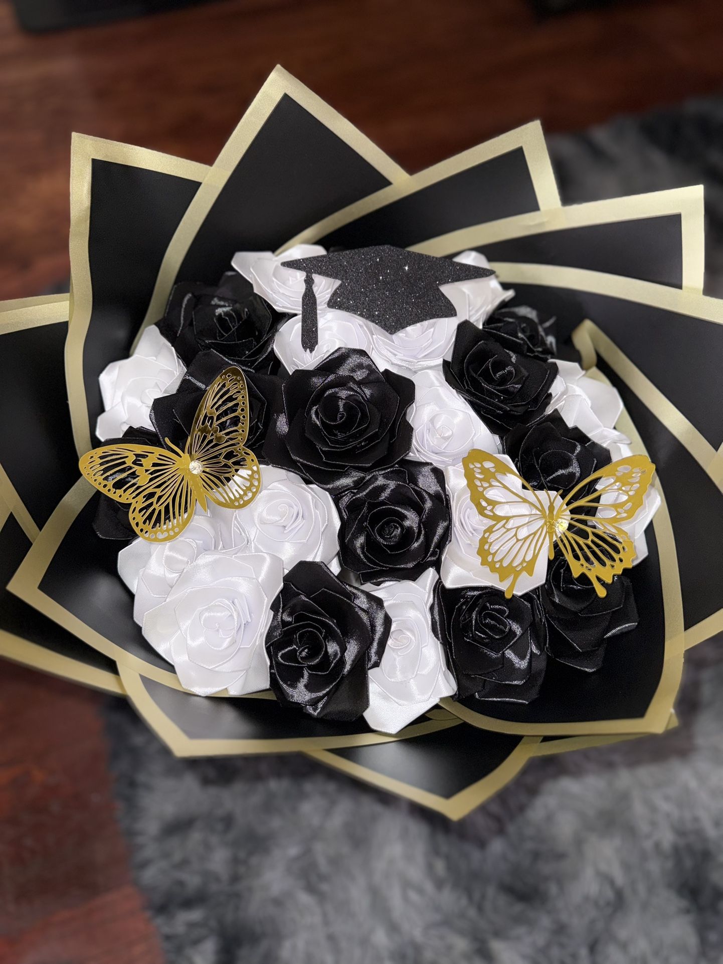 Black and white eternal bouquet