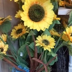 New 4ft Long Sunflowers 9each Looks Real High Quality 