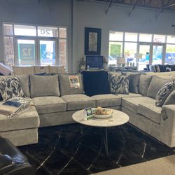 Grey Sectional 🌟🩶 $2,699