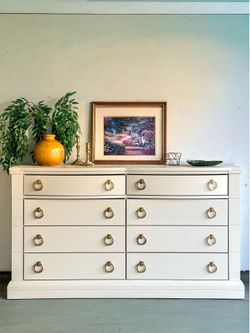 Cream 8 Drawer Dresser