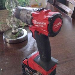 Milwaukee M18 Drill 