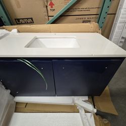 Elegant Lighting Penn 36" Wall Mounted Single Basin Vanity Set with Cabinet, Engineered Marble Vanity Top, and Backsplash