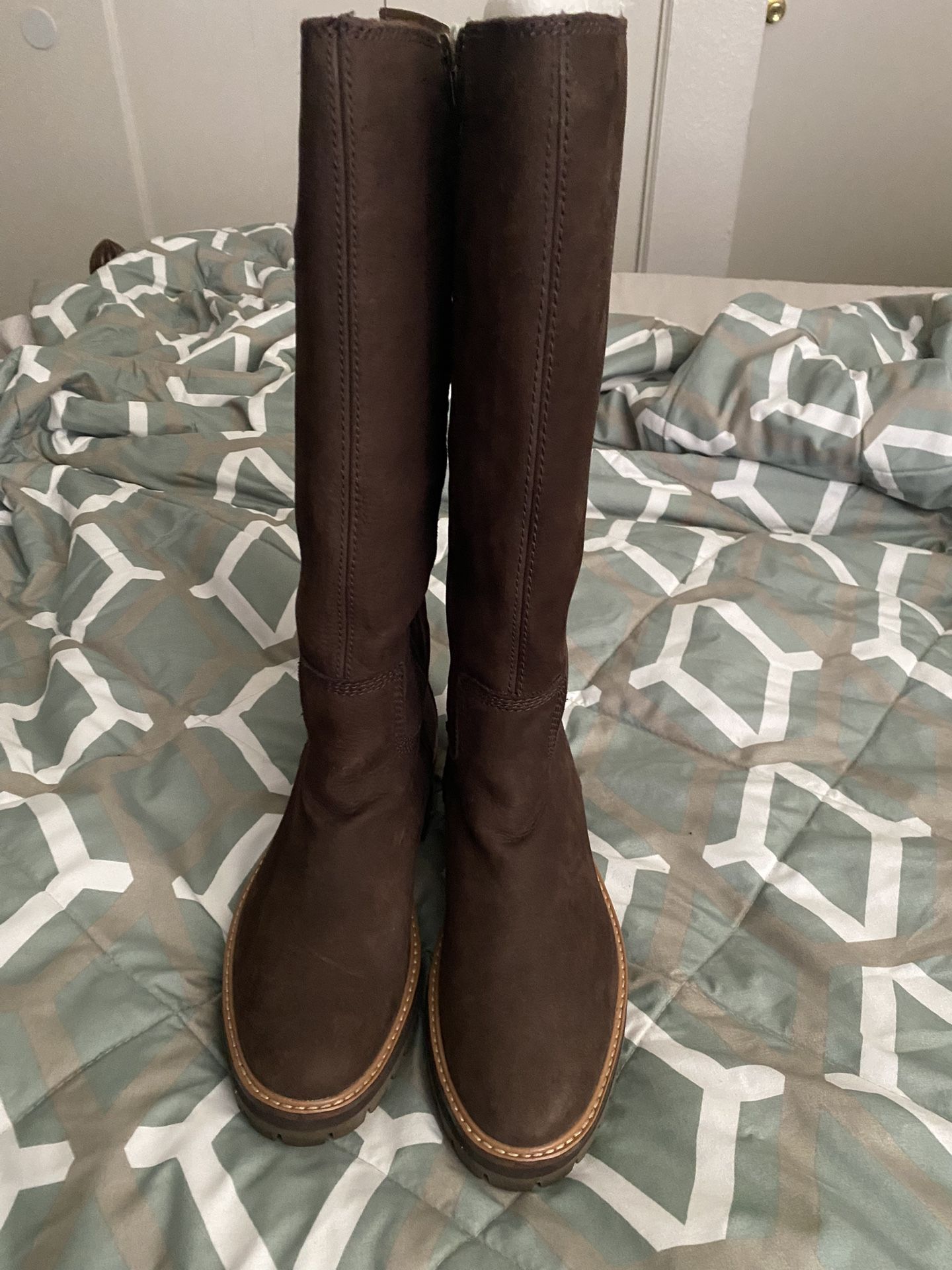 Timberland Women’s Boots . 8 1/2