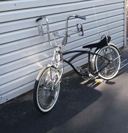 Schwinn Stingray Lowrider Bike