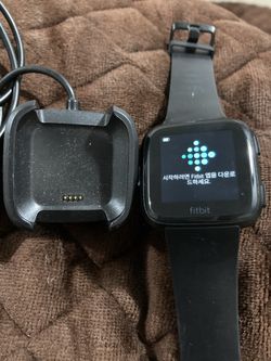 Fitbit Versa Smart Watch First Generation