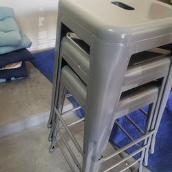 3 Bar Stools 24" Excellent Condition 