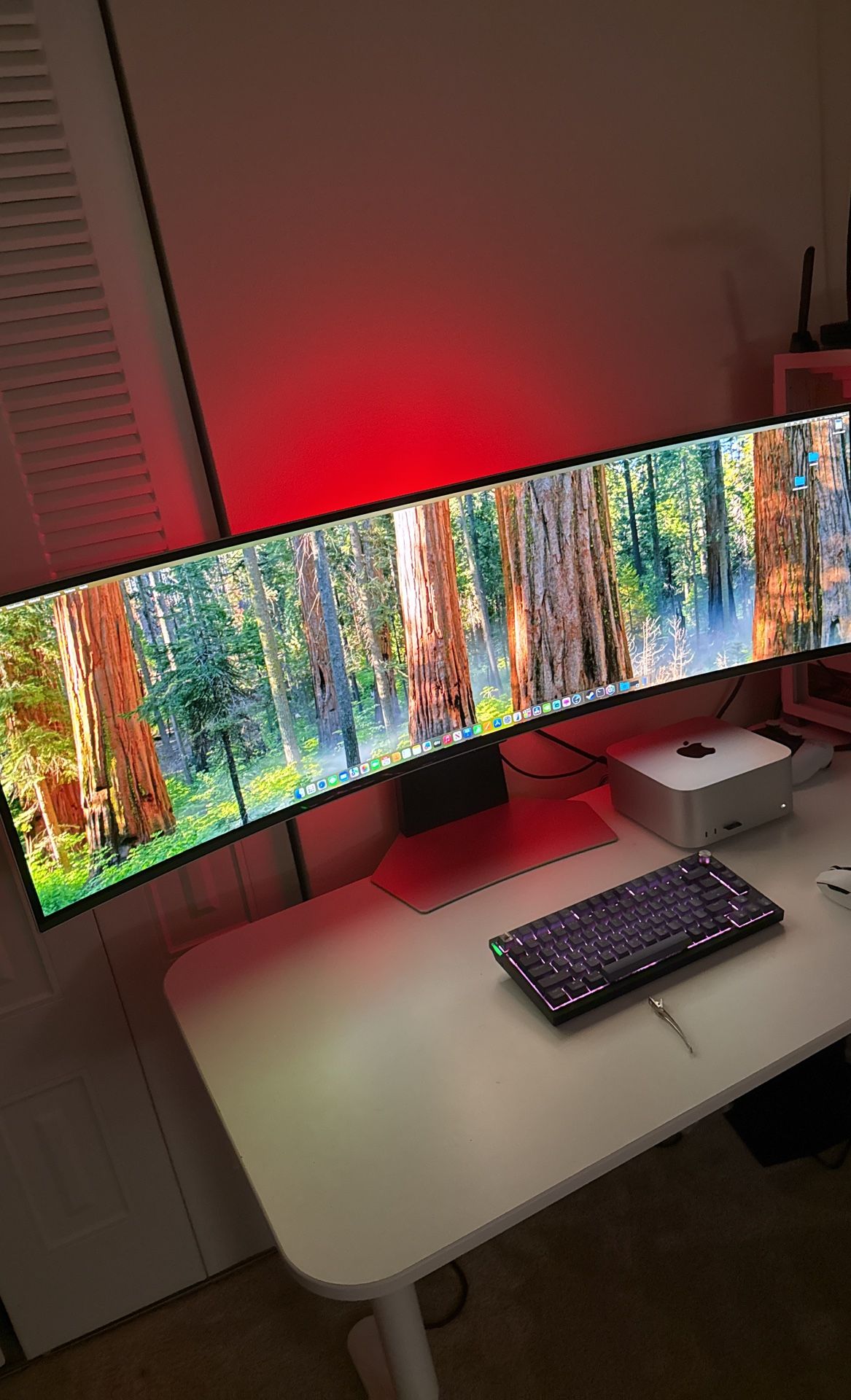 Samsung Odyssey OLED G95SC 49" DQHD (5120 x 1440) 240Hz UltraWide Curved Screen QD-OLED Gaming Monitor AMD FreeSync Premium Pro; HDR; HDMI