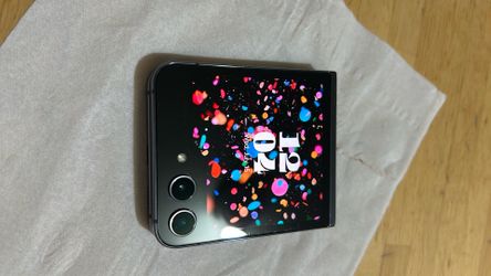 Sumsung Galaxy Z Flip 5 : 256GB Unlocked Excellent condition