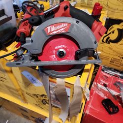 Milwaukee
M18 FUEL 18V Lithium-Ion Brushless Cordless 6-1/2 in. Circular Saw (Tool-Only)
STORE PRICE $239